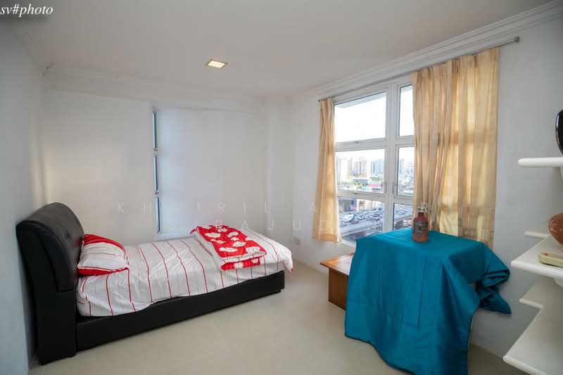 Kondominium untuk Dijual di Impiana On The Waterfront Condominium - Khairil Anwar Sirajudin - Bedroom - PropertyGuru.com.my