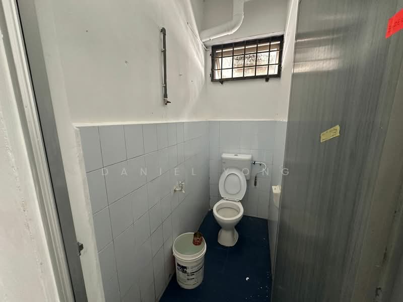 Shop for Rent in Johor Bahru (Johor) - Daniel Yong - Bathroom - PropertyGuru.com.my