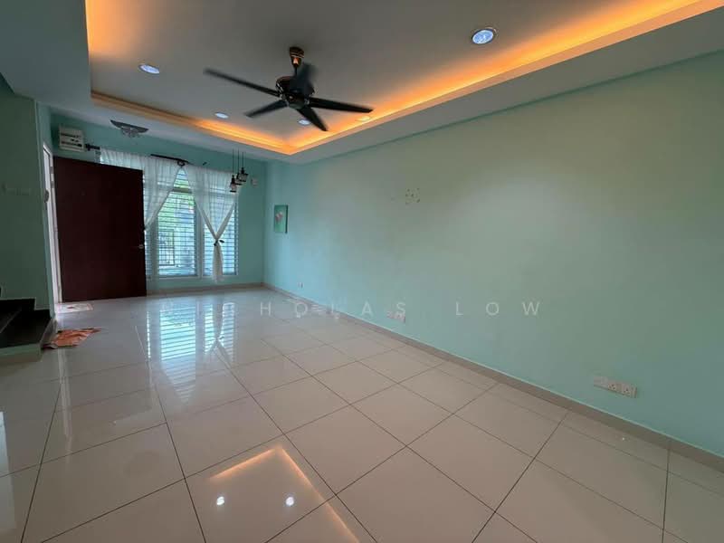 Rumah Teres 2 Tingkat untuk Disewa di Taman Mount Austin (Tebrau) - Nicholas Low - Living Room - PropertyGuru.com.my