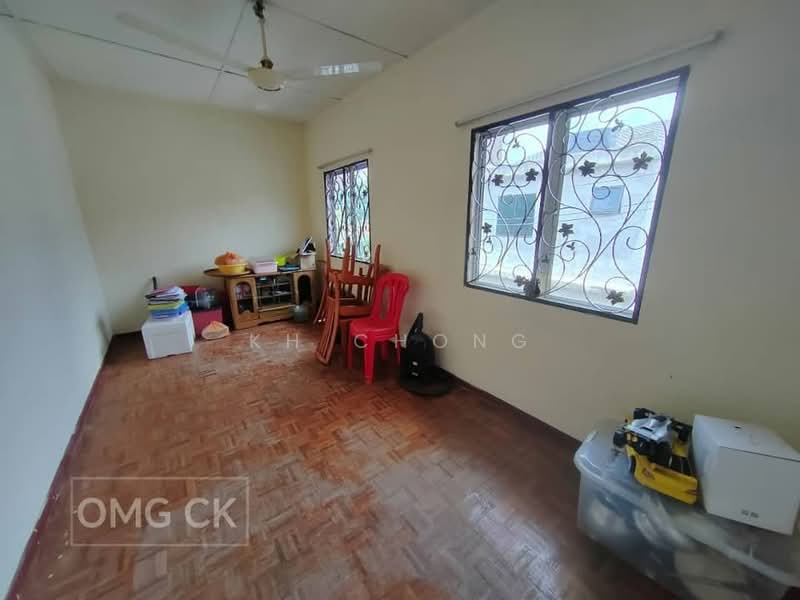 Rumah Teres 2 Tingkat untuk Dijual di Telok Panglima Garang (Selangor) - KH Chong - Living Room - PropertyGuru.com.my