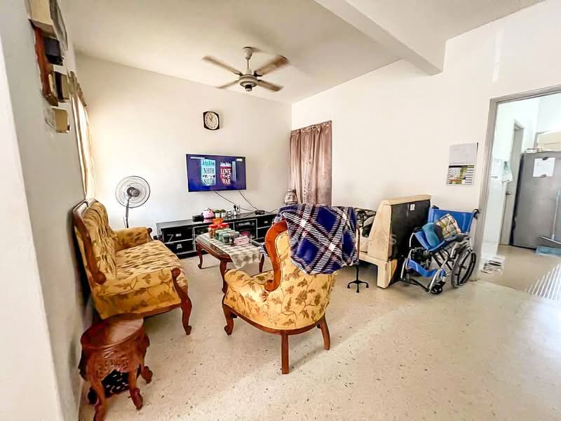 Rumah Teres 2 Tingkat untuk Dijual di Taman Kelab Ukay (Ulu Kelang) - Izzah Alias - Living Room - PropertyGuru.com.my