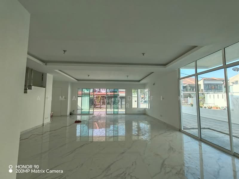 Semi-Detached House for Sale in Taman Ikhlas (Bandar Sungai Long) - Ahmad Gadafi Md Nor - Living Room - PropertyGuru.com.my