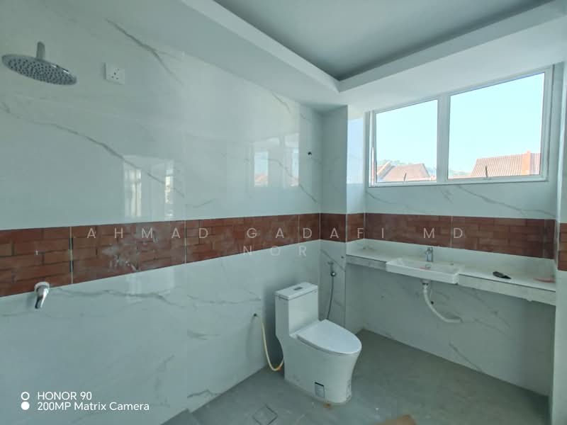Semi-Detached House for Sale in Taman Ikhlas (Bandar Sungai Long) - Ahmad Gadafi Md Nor - Bathroom - PropertyGuru.com.my