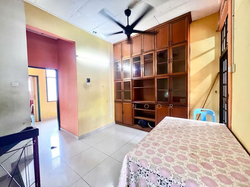 Rumah Teres 2 Tingkat untuk Dijual di Bandar Baru Bangi (Selangor) - Fazie Noor - Living Room - PropertyGuru.com.my