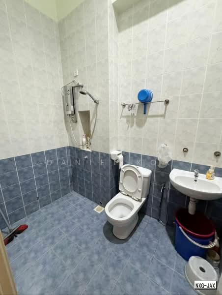 Rumah Berkembar untuk Dijual di Aman Perdana (Kapar) - Daniel Kok - Bathroom - PropertyGuru.com.my