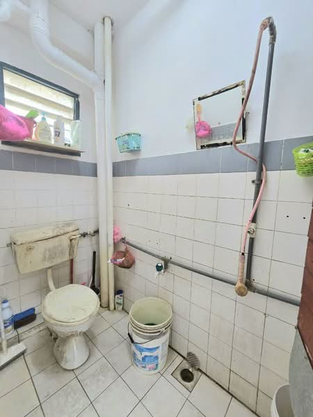 Apartment for Sale at Pangsapuri Damai - Azrul Ismail - Bathroom - PropertyGuru.com.my