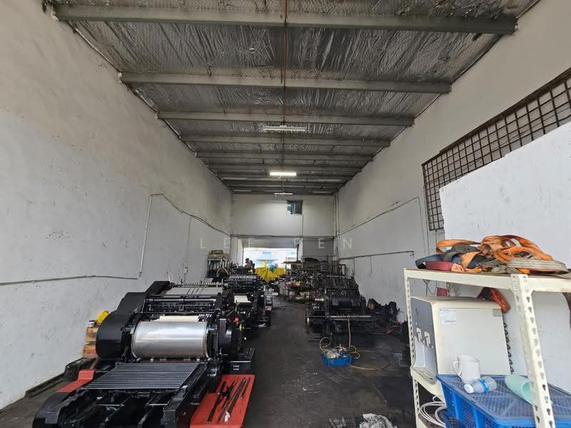 Kilang untuk Dijual di Taman Perindustrian Bukit Serdang (Seri Kembangan) - Lee Fen - PropertyGuru.com.my