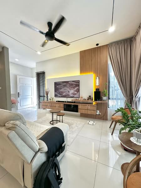 Cluster House for Sale in Eco Majestic (Semenyih) - Masnizah Arifin - Living Room - PropertyGuru.com.my
