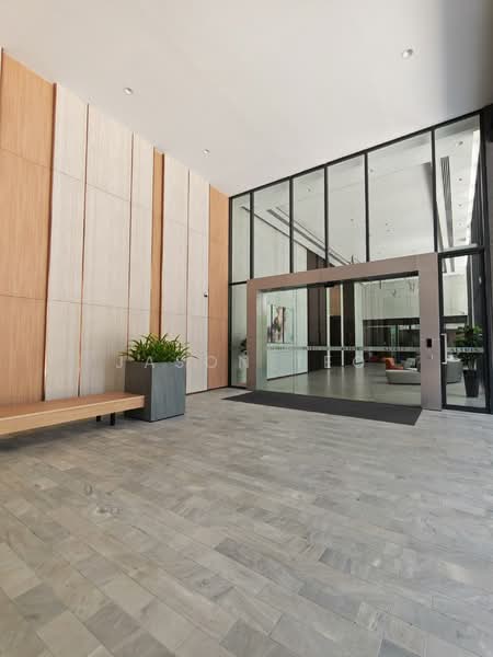 Servis Apartment untuk Disewa di Altris Residences @ The Quartz WM - Jason Teo - Entrance - PropertyGuru.com.my
