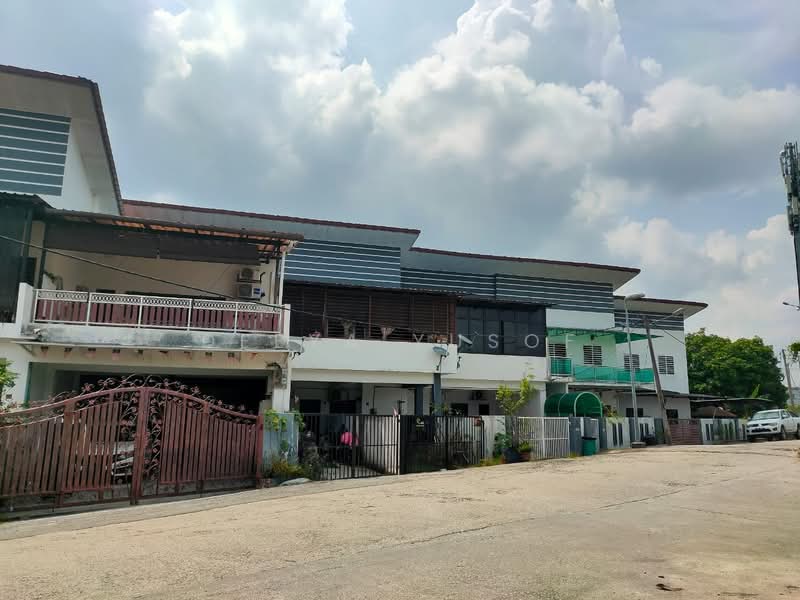 Townhouse for Rent in Kampung Kerdas (Gombak) - Deeya Yusof - PropertyGuru.com.my