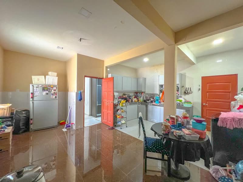 Bungalow for Sale in Shah Alam (Selangor) - Amir Abas - Kitchen - PropertyGuru.com.my