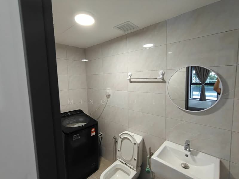 Servis Apartment untuk Disewa di Altris Residences @ The Quartz WM - Ming Ju Li - Bathroom - PropertyGuru.com.my
