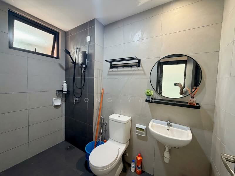 Servis Apartment untuk Disewa di EDUSENTRAL - Fong Yan - Bathroom - PropertyGuru.com.my
