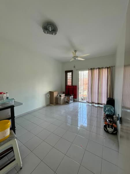 Townhouse for Sale in Batu Caves (Selangor) - Tom Yip - Living Room - PropertyGuru.com.my