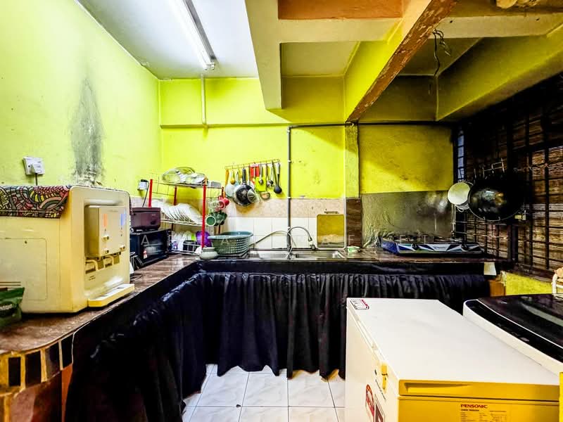 Apartment for Sale at Casmaria Apartment - Farhan Rafael - Kitchen - PropertyGuru.com.my