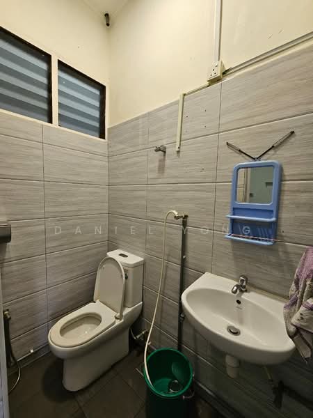 2-storey Terraced House for Sale in Taman Johor Jaya (Johor Bahru) - Daniel Yong - Bathroom - PropertyGuru.com.my
