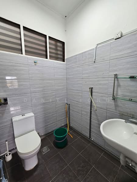 2-storey Terraced House for Sale in Taman Johor Jaya (Johor Bahru) - Daniel Yong - Bathroom - PropertyGuru.com.my