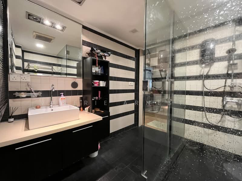 Condominium for Sale at Seri Maya Condominium - Valerie Arnesto - Bathroom - PropertyGuru.com.my