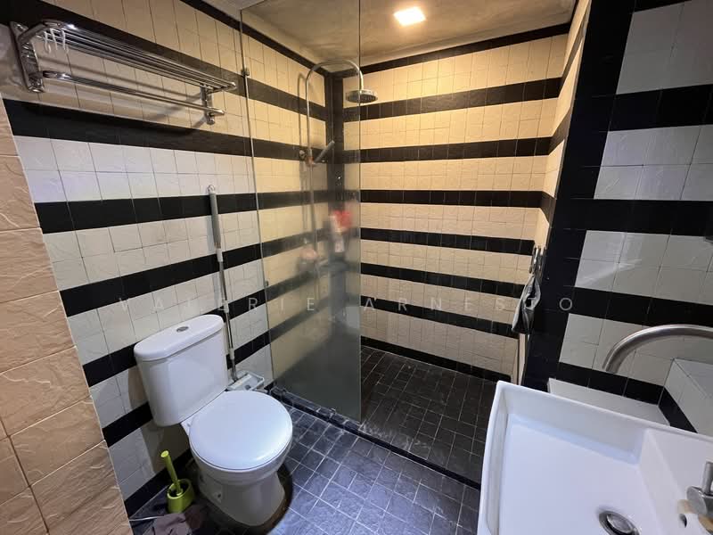 Condominium for Sale at Seri Maya Condominium - Valerie Arnesto - Bathroom - PropertyGuru.com.my