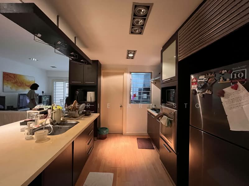 Condominium for Sale at Seri Maya Condominium - Valerie Arnesto - Kitchen - PropertyGuru.com.my