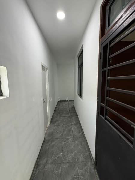 1-storey Terraced House for Sale in Taman Pelangi Indah (Ulu Tiram) - Sausa Lee - Corridor - PropertyGuru.com.my