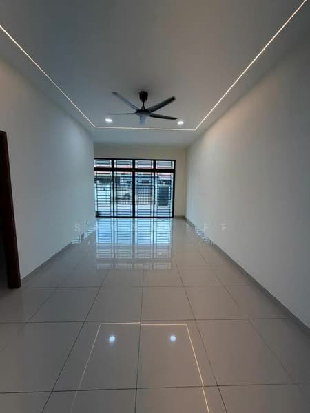 1-storey Terraced House for Sale in Taman Pelangi Indah (Ulu Tiram) - Sausa Lee - Living Room - PropertyGuru.com.my