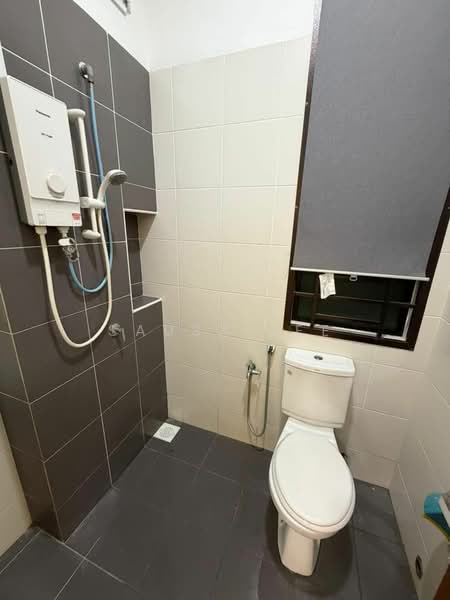 1-storey Terraced House for Sale in Taman Pelangi Indah (Ulu Tiram) - Sausa Lee - Bathroom - PropertyGuru.com.my