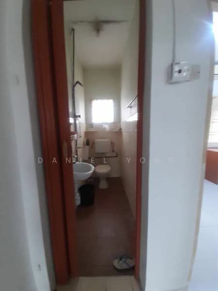 Rumah Teres 2 Tingkat untuk Dijual di Taman Kota Masai (Pasir Gudang) - Daniel Yong - Bathroom - PropertyGuru.com.my