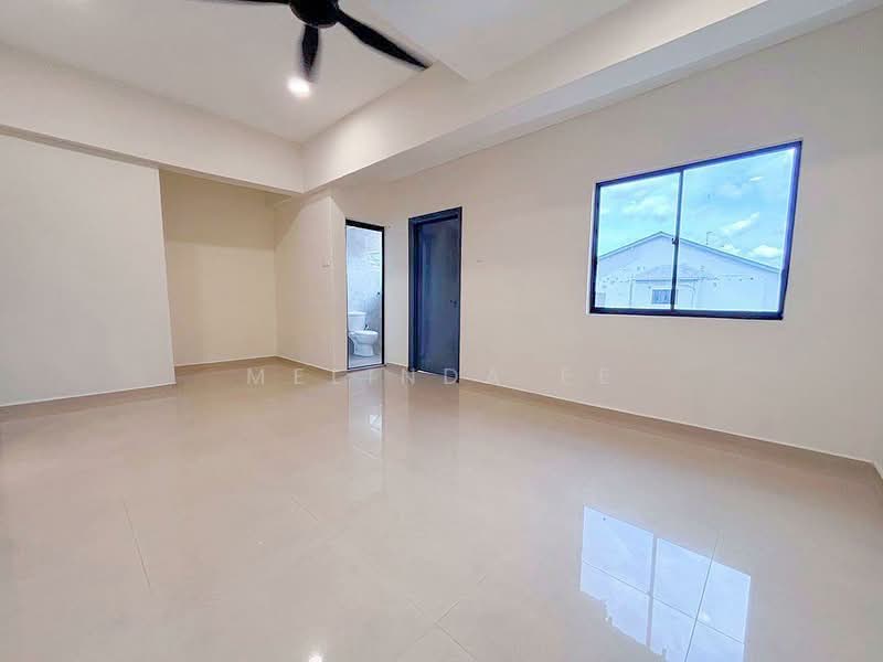 2-storey Terraced House for Sale in Taman Skudai Baru (Skudai) - Melinda Ee - Living Room - PropertyGuru.com.my
