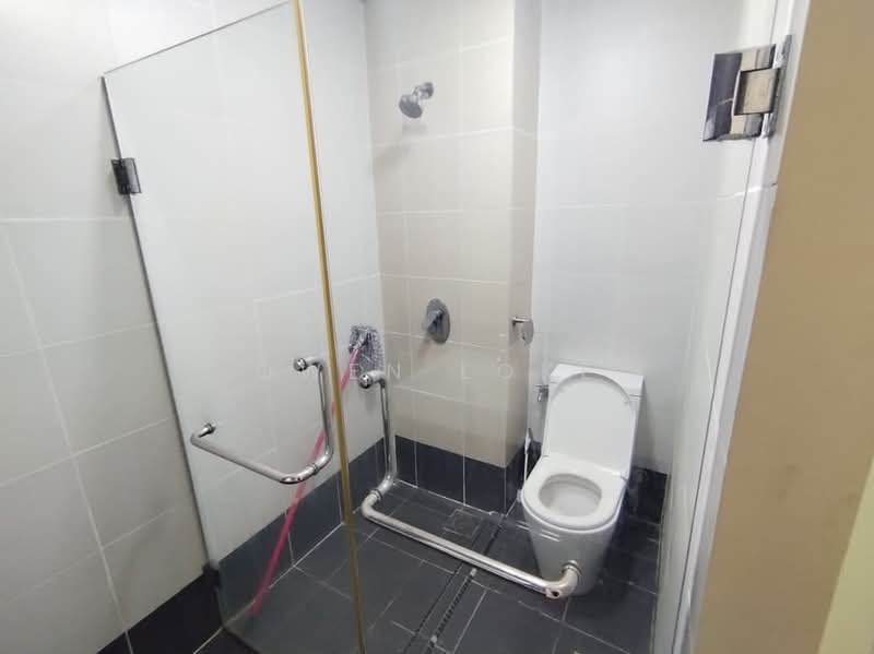 Servis Apartment untuk Disewa di Centrestage Designer Suite - Owen Loke - Bathroom - PropertyGuru.com.my