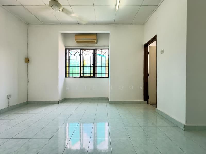 Terraced House for Sale in Sungai Buloh (Selangor) - Fazie Noor - Living Room - PropertyGuru.com.my
