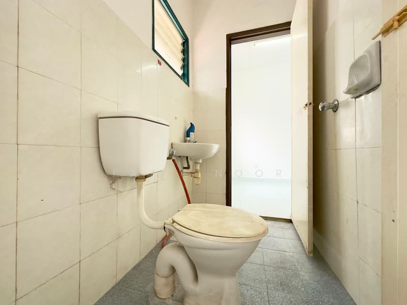 Terraced House for Sale in Sungai Buloh (Selangor) - Fazie Noor - Bathroom - PropertyGuru.com.my