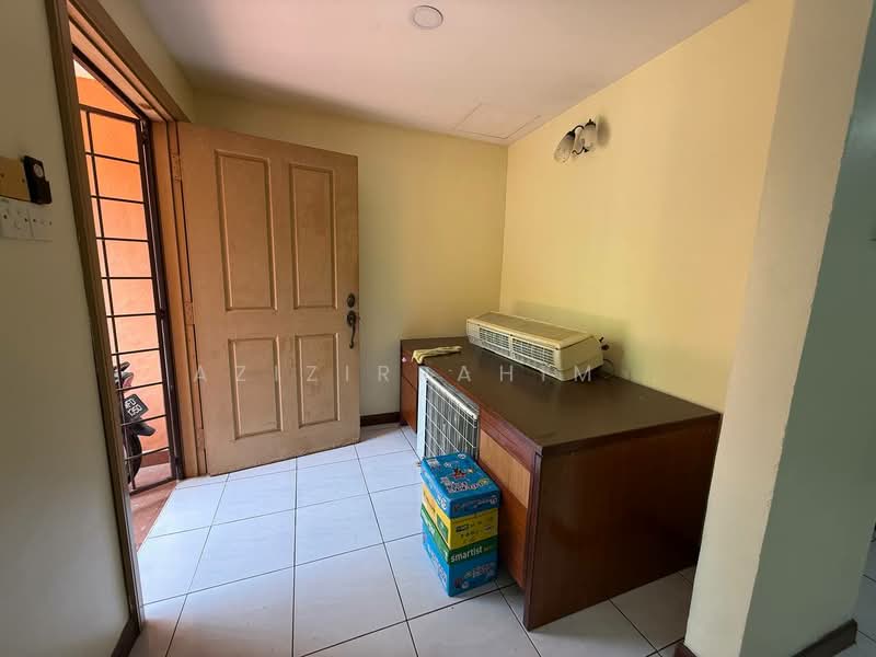 2-storey Terraced House for Rent in Presint 8 (Putrajaya) - Azizirrahim . - Entrance - PropertyGuru.com.my