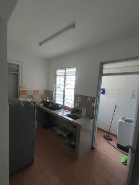 Apartment for Sale at Mentari Court - Noor Hidayah Mohamad Noor - Kitchen - PropertyGuru.com.my