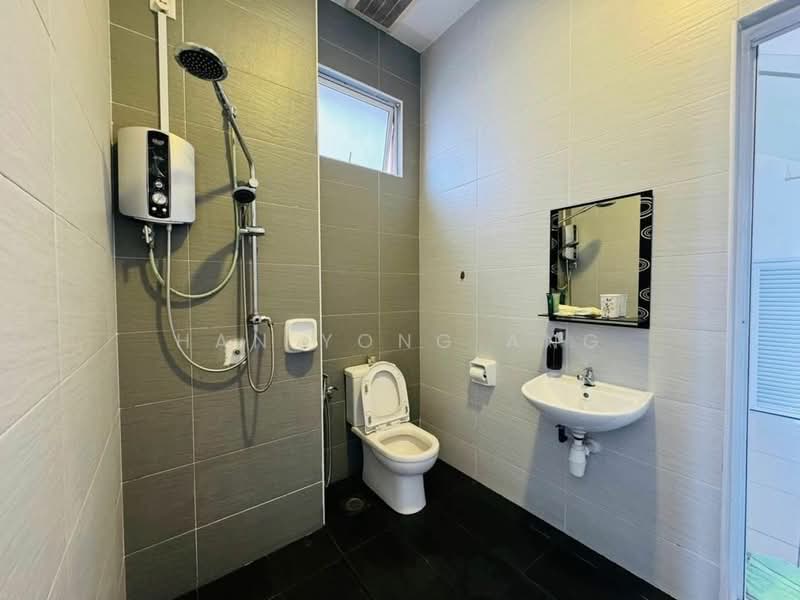 Servis Apartment untuk Dijual di THE SENAI GARDEN (PANGSAPURI IMPIAN SENAI) - Han Yong Ang - Bathroom - PropertyGuru.com.my