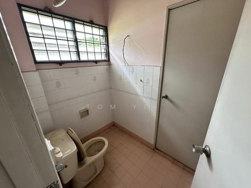 Bungalow for Sale in Bandar Bukit Beruntung (Bukit Beruntung) - Tom Yip - Bathroom - PropertyGuru.com.my