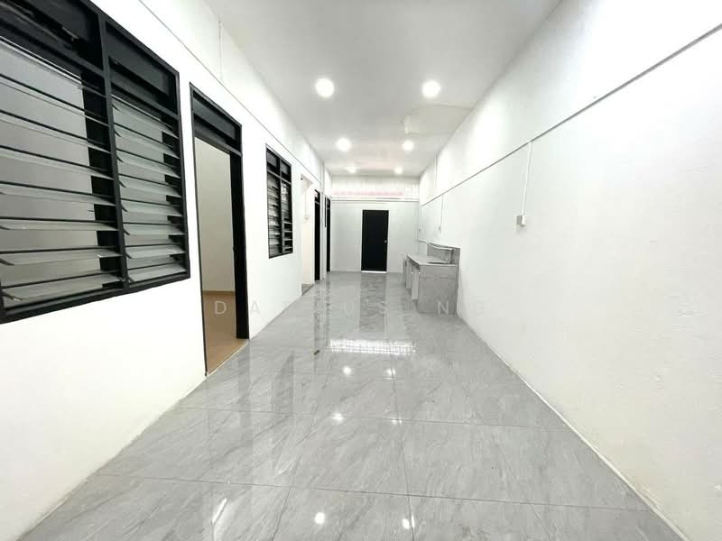 Rumah Teres 1 Tingkat untuk Dijual di Rasah Jaya (Rasah) - Darius Ng - Corridor - PropertyGuru.com.my