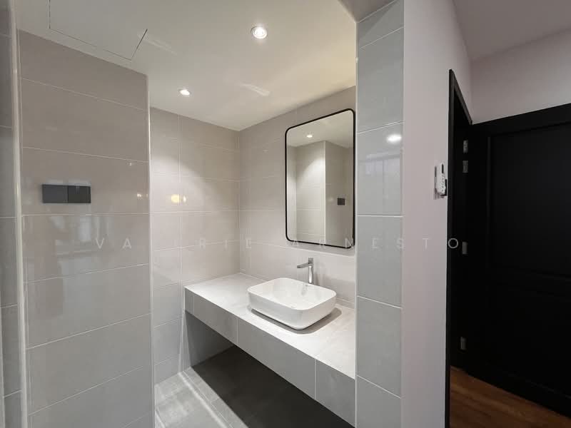 Kondominium untuk Dijual di Kiaramas Sutera - Valerie Arnesto - Bathroom 3 - PropertyGuru.com.my
