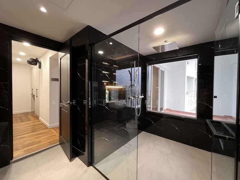 Kondominium untuk Dijual di Kiaramas Sutera - Valerie Arnesto - Master Bathroom - PropertyGuru.com.my