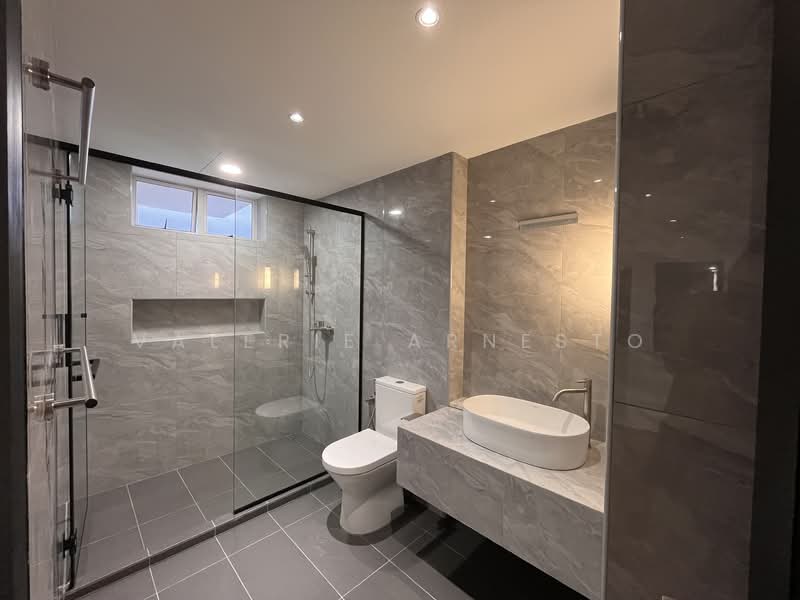 Kondominium untuk Dijual di Kiaramas Sutera - Valerie Arnesto - Bathroom 1 - PropertyGuru.com.my