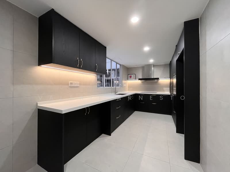 Kondominium untuk Dijual di Kiaramas Sutera - Valerie Arnesto - Kitchen - PropertyGuru.com.my