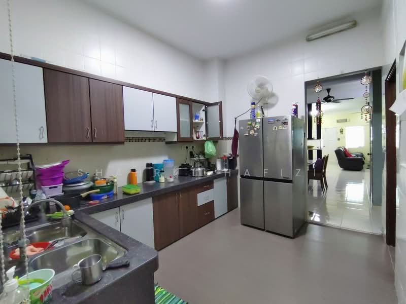 2-storey Terraced House for Sale in Bandar Nusaputra (Puchong) - Shahrul Hafizi - Kitchen - PropertyGuru.com.my