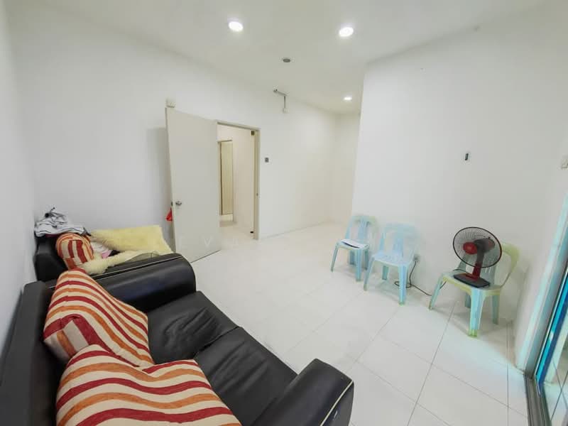 Townhouse for Sale in Taman Putra Perdana (Puchong) - Evan Goh - Living Room - PropertyGuru.com.my