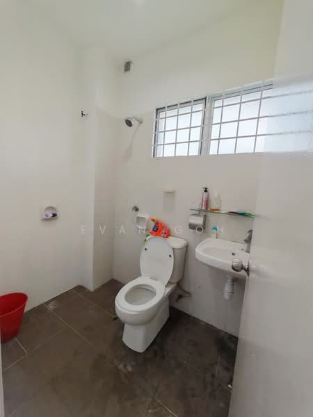 Townhouse for Sale in Taman Putra Perdana (Puchong) - Evan Goh - Bathroom - PropertyGuru.com.my