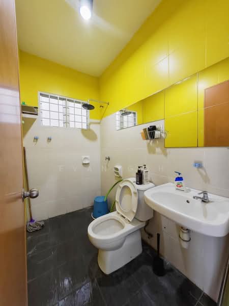 Townhouse for Sale in Taman Putra Perdana (Puchong) - Evan Goh - Bathroom - PropertyGuru.com.my