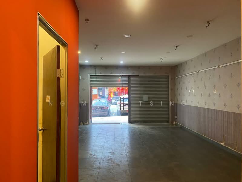 Shop for Rent in Bandar Mahkota Cheras (Cheras) - Ng Moon Tsing - Entrance - PropertyGuru.com.my