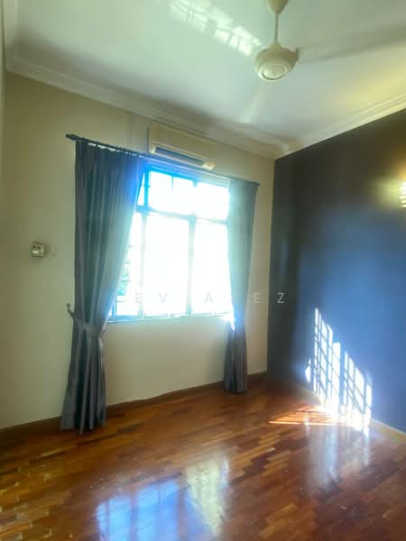 Rumah Teres untuk Disewa di Bukit Rahman Putra (Sungai Buloh) - Zev Azez - PropertyGuru.com.my