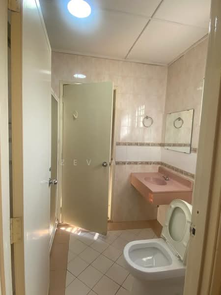 Rumah Teres untuk Disewa di Bukit Rahman Putra (Sungai Buloh) - Zev Azez - PropertyGuru.com.my