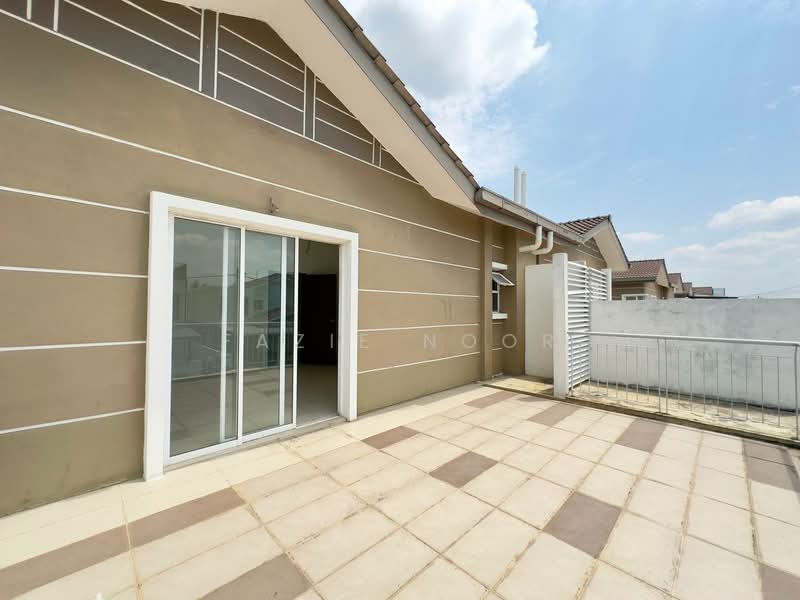 Semi-Detached House for Sale in Taman Desiran Bayu (Puchong) - Fazie Noor - Exterior - PropertyGuru.com.my