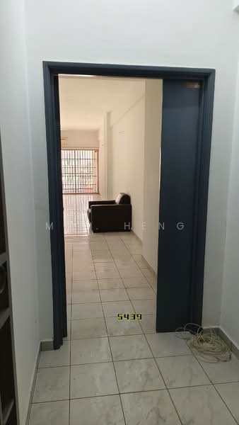 Kondominium untuk Dijual di Dynasty Condo (Dinasti Klang) - M.K. Heng - Living Room - PropertyGuru.com.my